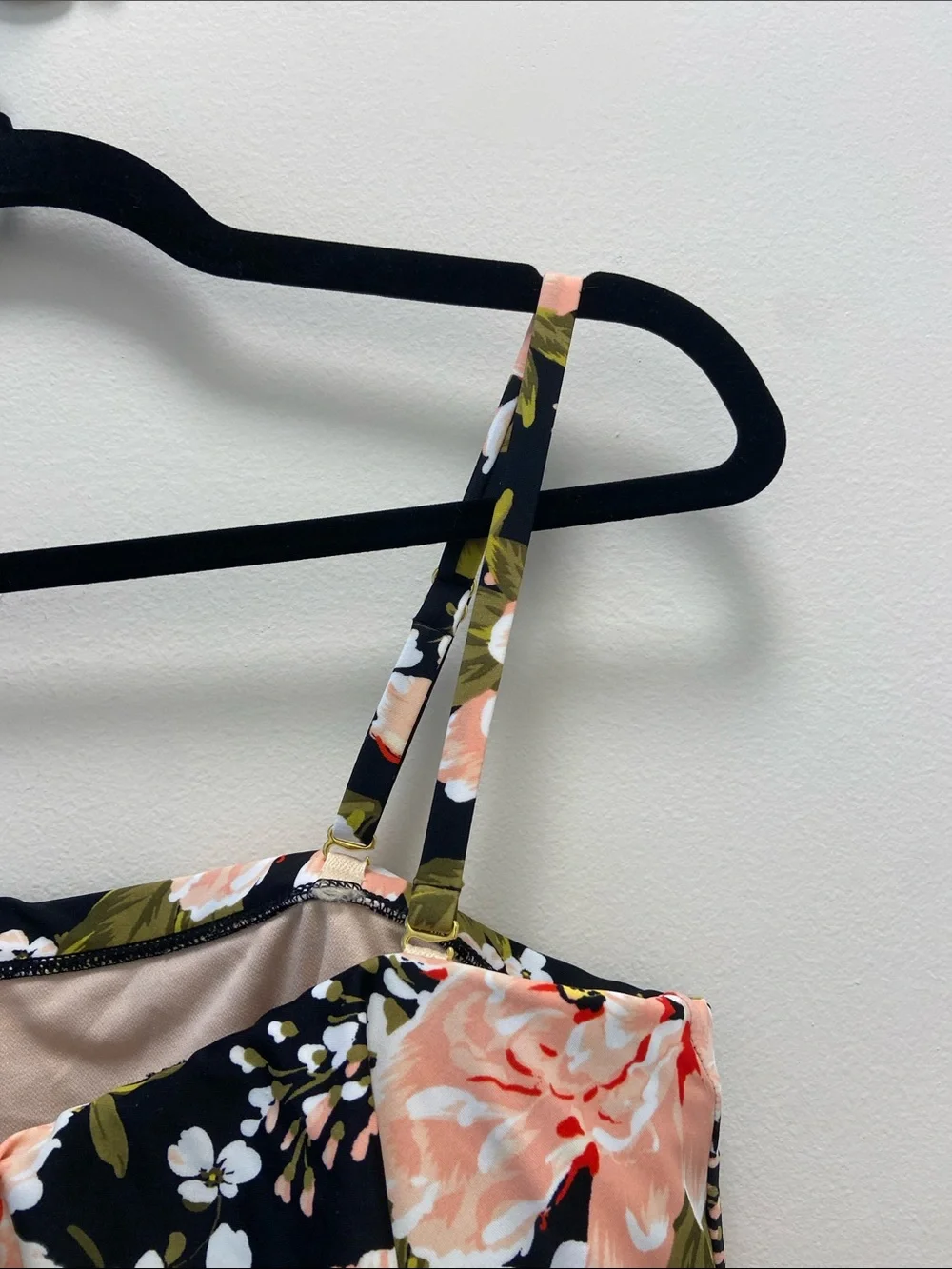 Kona Sol Black Floral Tiered Bandeau Tankini Top 3707